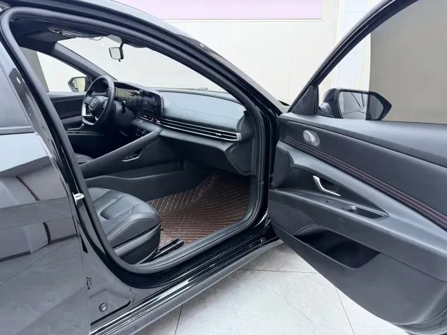 Hyundai Elantra — Фото автомобиля 22