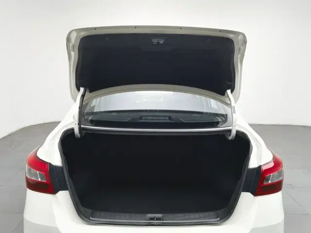 Nissan Sylphy — Фото автомобиля 16