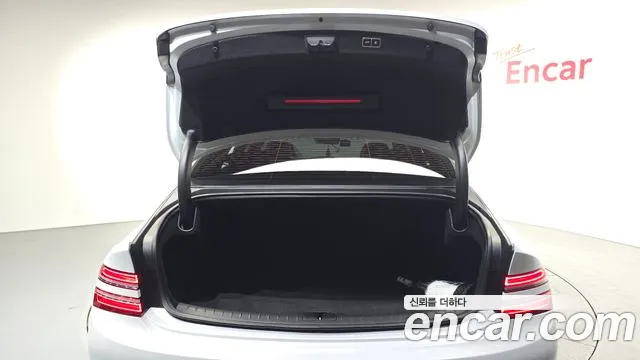 Genesis G80 Бензин 2.5 турбо AWD — Фото автомобиля 18