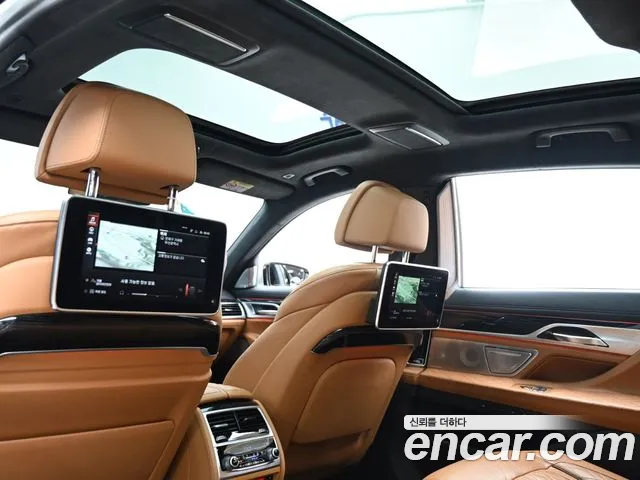 BMW 7-Series — Фото автомобиля 19