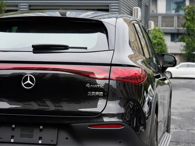 Mercedes-Benz EQE SUV — Фото автомобиля 7