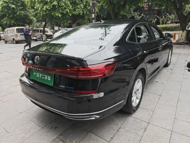 Volkswagen Passat — Фото автомобиля 6