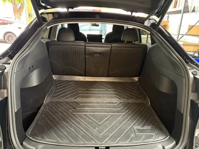 Tesla Model Y — Фото автомобиля 7