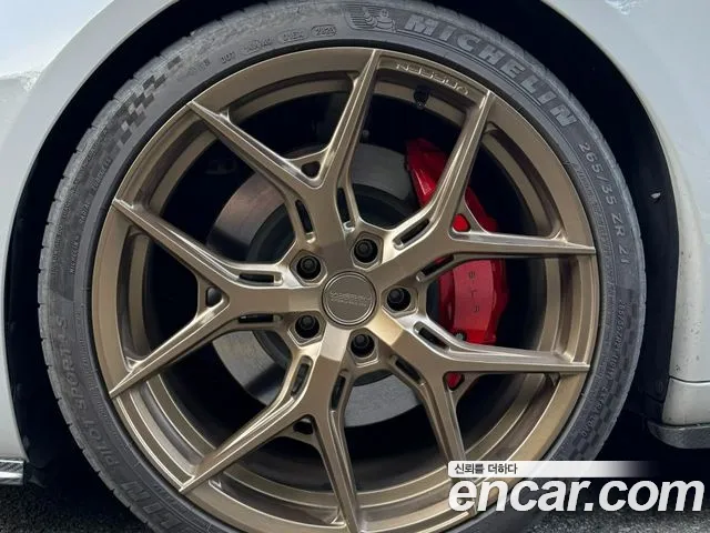 Tesla Model S — Фото автомобиля 5