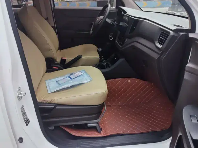 Wuling Hongguang V — Фото автомобиля 8