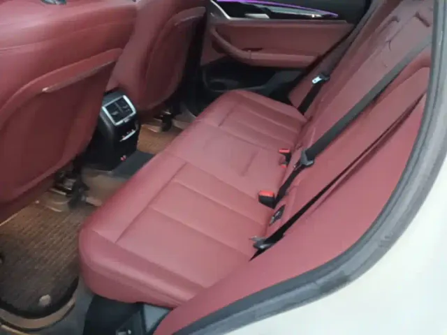 BMW iX3 — Фото автомобиля 16