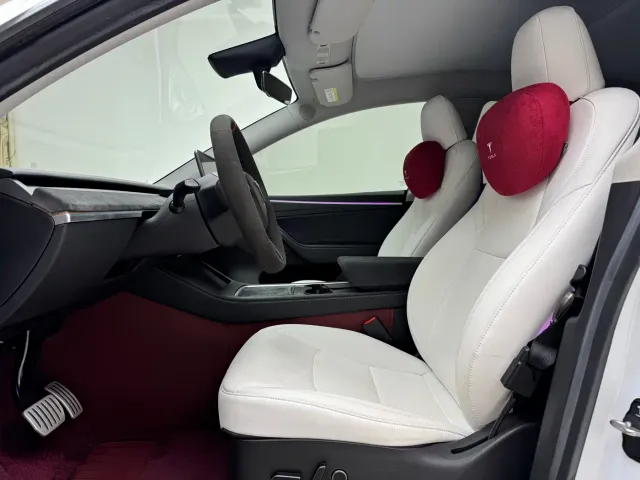 Tesla Model Y — Фото автомобиля 6