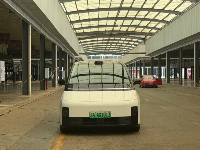 Li Auto MEGA — Фото автомобиля 2