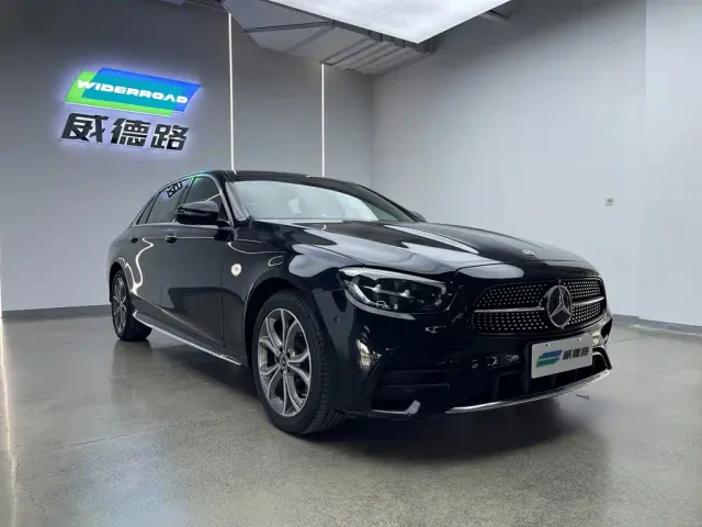 Mercedes-Benz E-Class — Фото автомобиля 2