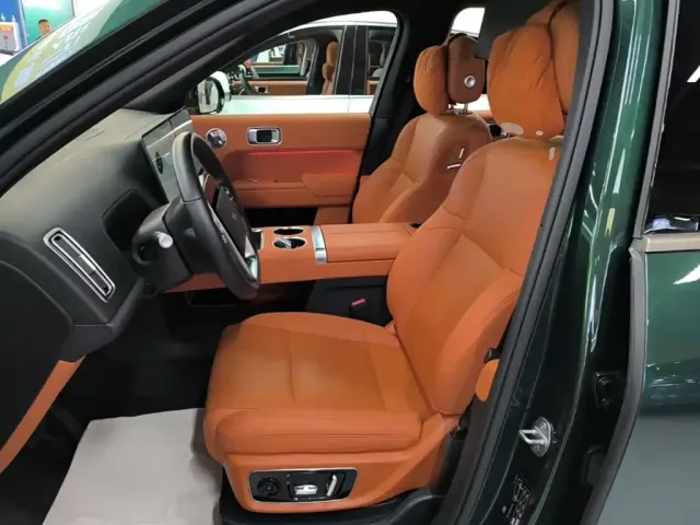 Li Auto L9 — Фото автомобиля 14