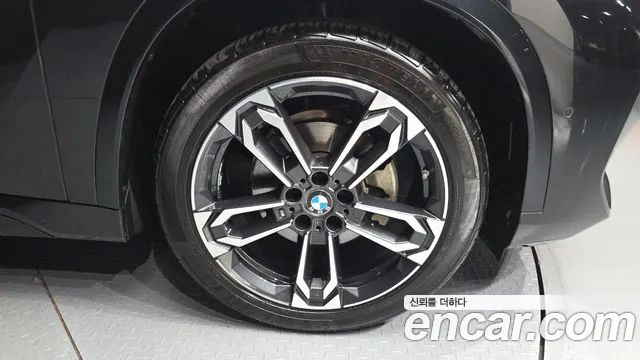 BMW X1 sDrive 18d M Sport — Фото автомобиля 5