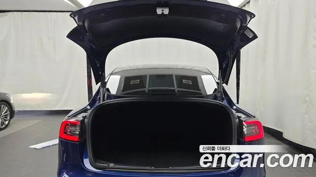 Tesla Model 3 — Фото автомобиля 26