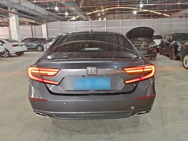 Honda Accord — Фото автомобиля 5