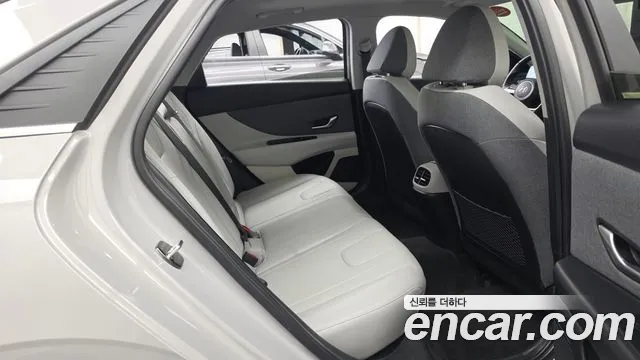Hyundai Avante CN7 — Фото автомобиля 18