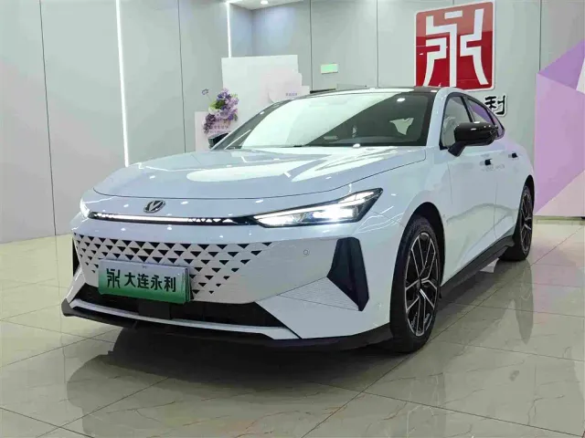 Changan UNI-V — Фото автомобиля 2