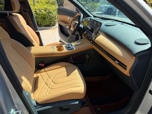 Geely Galaxy Starship 7 EM-i — Фото автомобиля 8