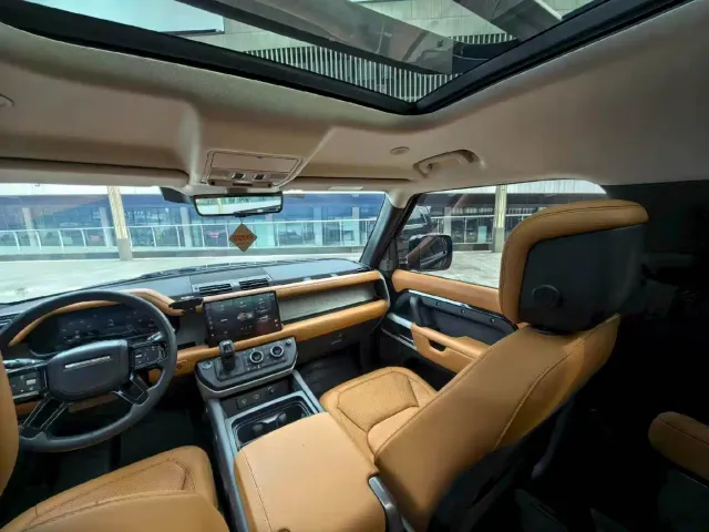 Land Rover Defender — Фото автомобиля 7