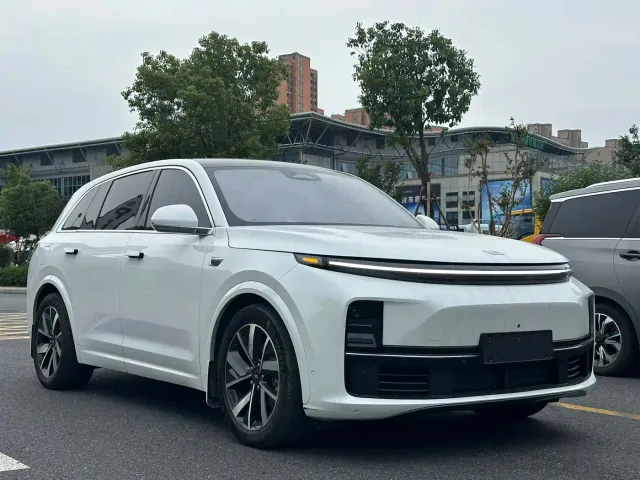 Li Auto L7 — Фото автомобиля 3