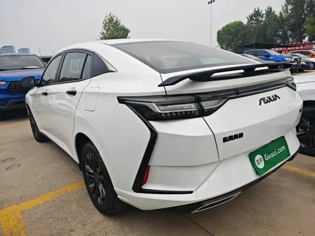 Dongfeng Yixuan — Фото автомобиля 4