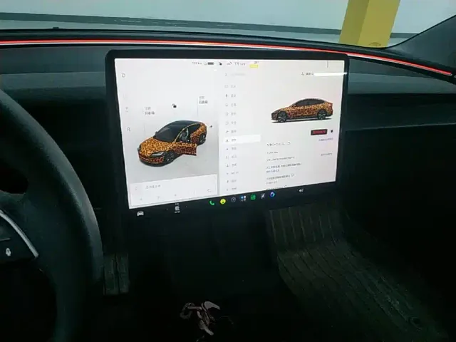 Tesla Model 3 — Фото автомобиля 12