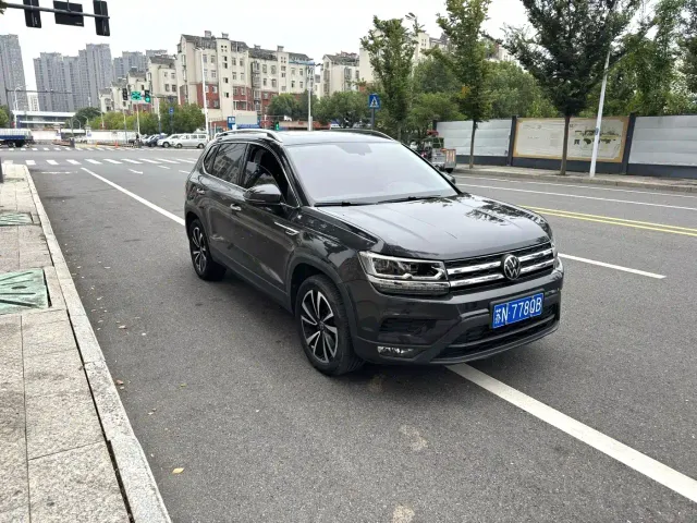 Volkswagen Tharu — Фото автомобиля 3