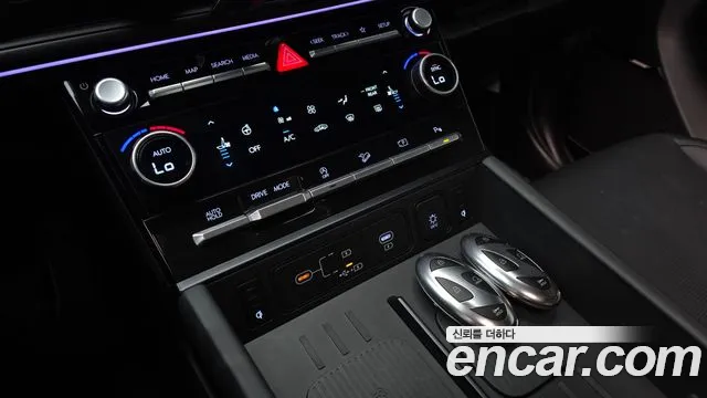 Hyundai Santafe Santa Fe (MX5) Бензин 2.5T 2WD — Фото автомобиля 18