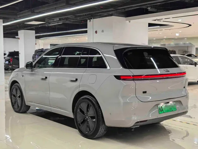 Li Auto L6 — Фото автомобиля 7