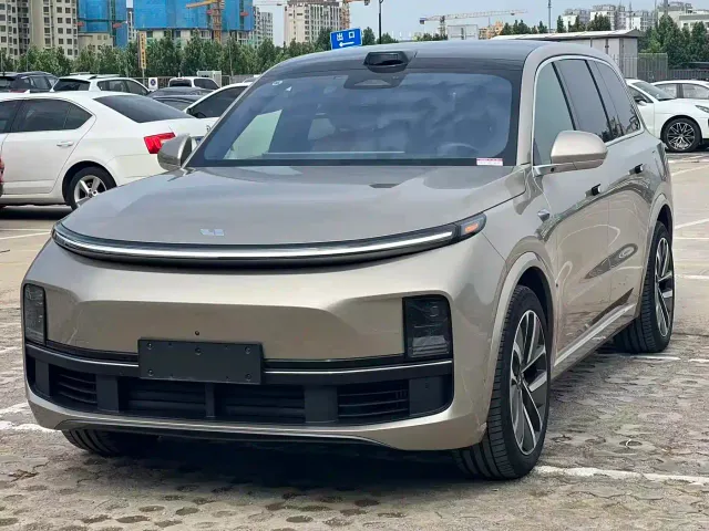 Li Auto L9 — Фото автомобиля 2