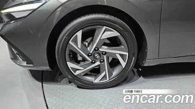Hyundai Avante CN7 — Фото автомобиля 5