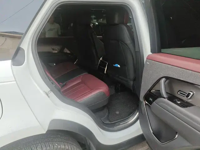 Land Rover Range Rover Sport — Фото автомобиля 12