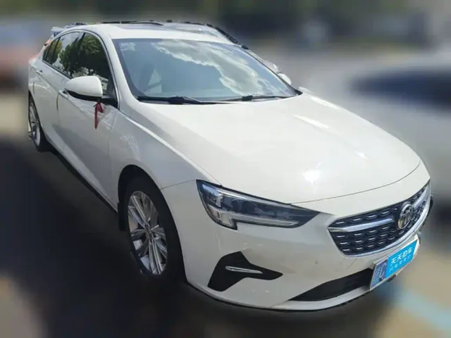 Buick Regal — Фото автомобиля 3