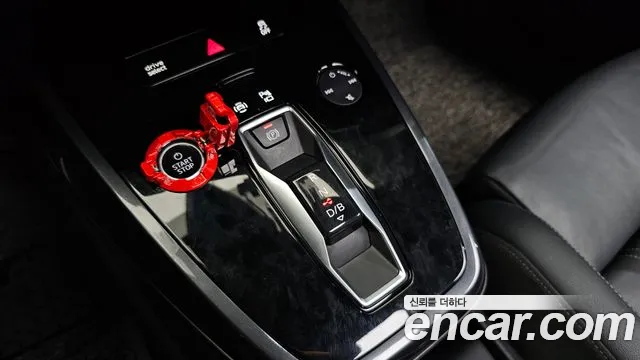 Audi Q4 e-tron — Фото автомобиля 9