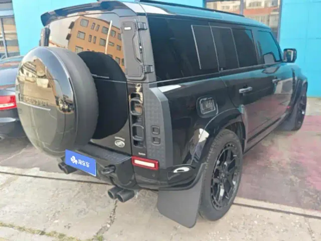Land Rover Defender — Фото автомобиля 3