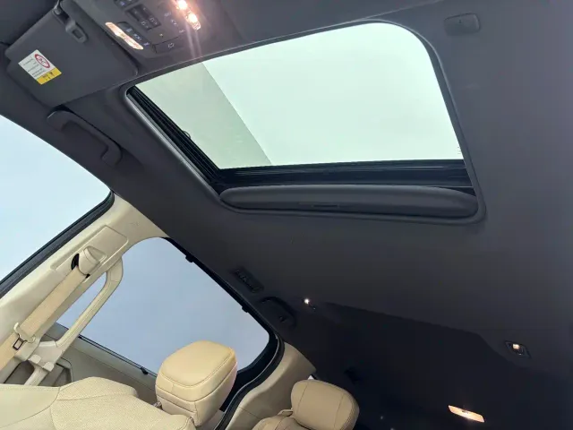 Toyota Sienna — Фото автомобиля 11
