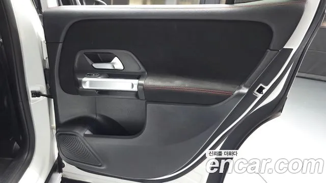 Mercedes-Benz GLB-Class — Фото автомобиля 23