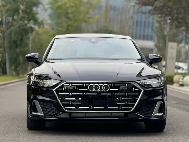 Audi A7L — Фото автомобиля 2