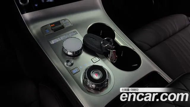 Genesis GV70 2.5T Бензин AWD — Фото автомобиля 9