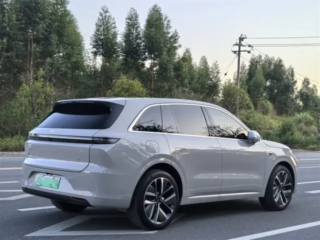 Li Auto L6 — Фото автомобиля 6