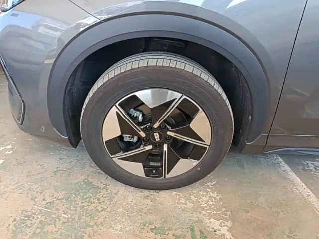 Geely Galaxy E5 — Фото автомобиля 22