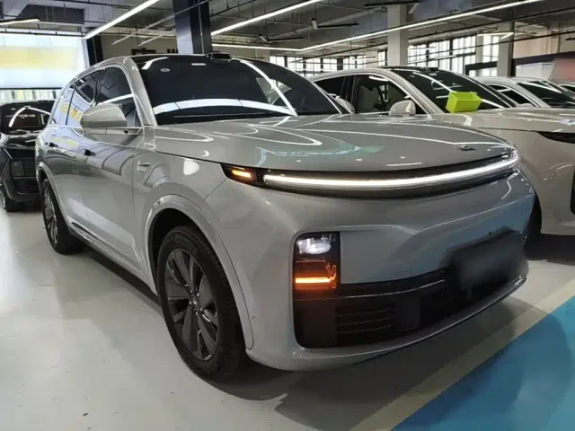 Li Auto L7 — Фото автомобиля 21