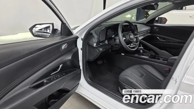 Hyundai Avante CN7 — Фото автомобиля 10