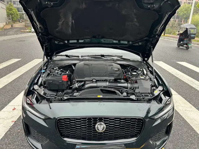 Jaguar XEL — Фото автомобиля 10