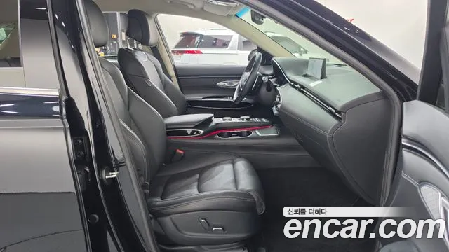 Genesis GV70 — Фото автомобиля 11