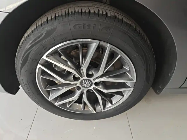 BYD Qin PLUS — Фото автомобиля 22