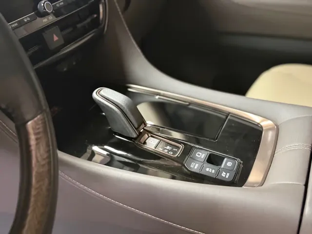 Toyota Alphard — Фото автомобиля 8
