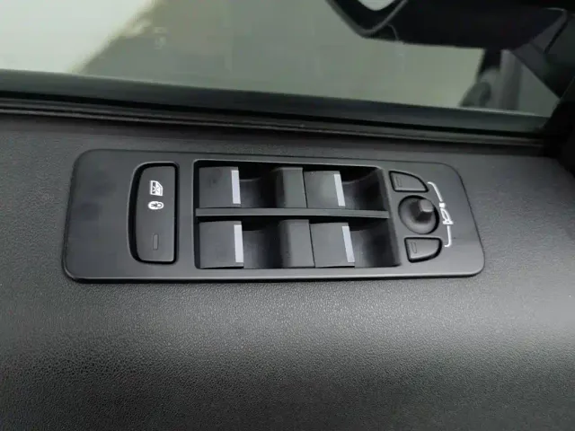Land Rover Discovery Sport — Фото автомобиля 9