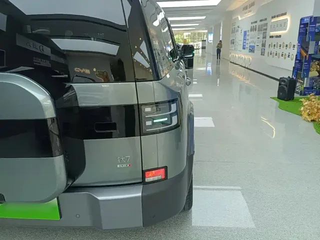 BYD FangChengBao Titanium 7 — Фото автомобиля 7