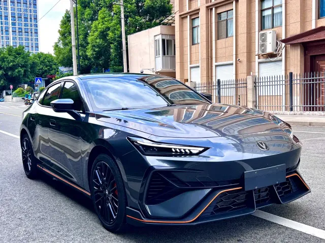 Changan Changan UNI-V 2025 2.0T Sport Version — Фото автомобиля 3