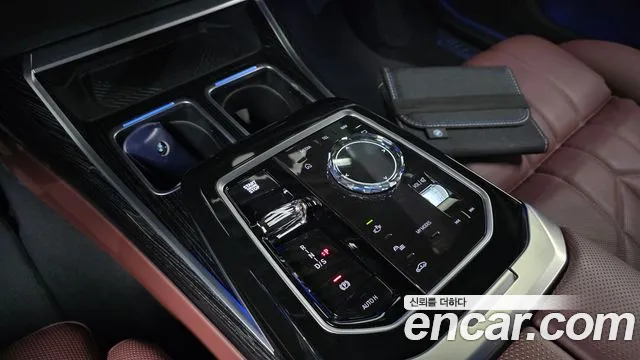 BMW 7 Series — Фото автомобиля 12