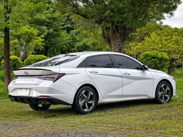 Hyundai Elantra — Фото автомобиля 7